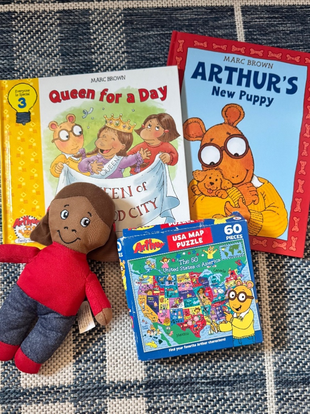 ARTHUR BUNDLE | Vintage Books + Francine Plush + USA Map Puzzle